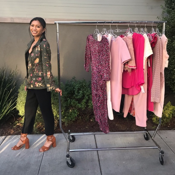 Meet Your Posher Bettina | ⚡️ Posh Ambassador - Picture 4 of 7